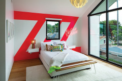 The couple painted Z’s in the master bedroom to play off their neon “California Dreamin’” sign.