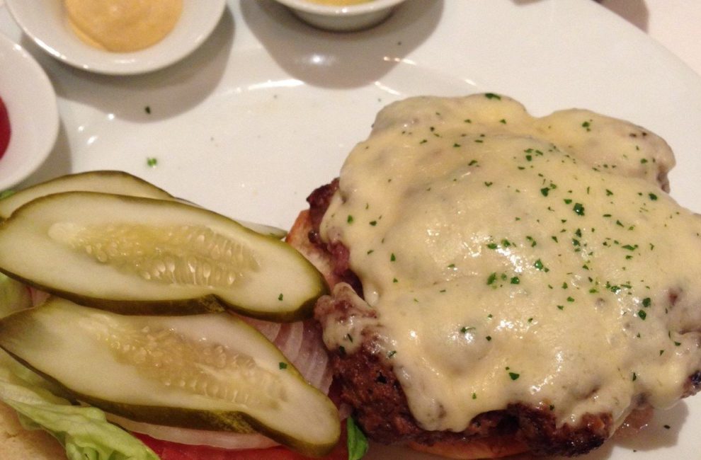 The Grille’s Signature Cheeseburger at The Capital Grille