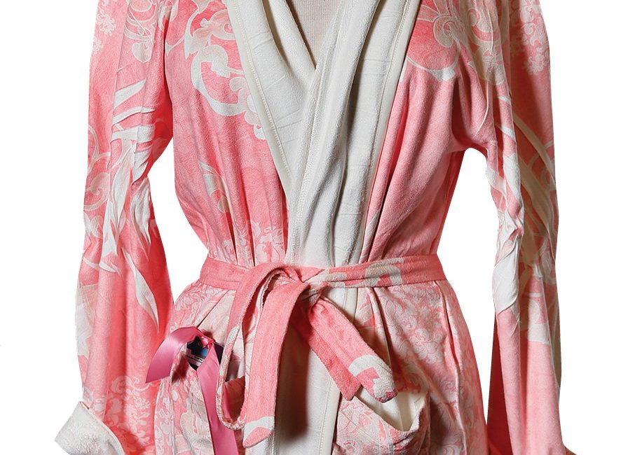 Romantique pink short robe (Woodhouse Day Spas)