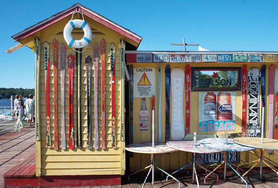 Red Dock Bar