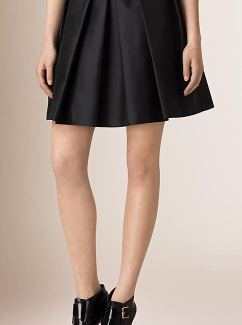 Burberry Black A-line skirt 650