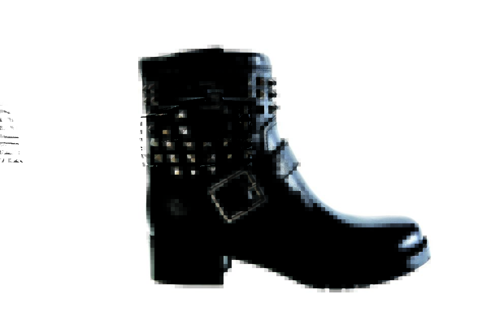 Valentino "Noir Rockstud" boots Style