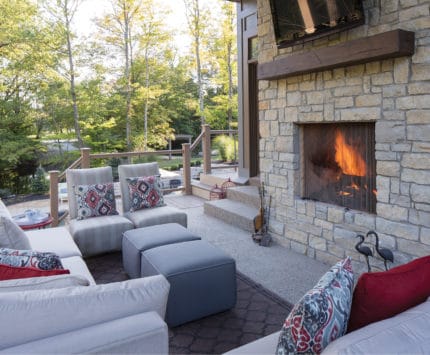 Outdoor fireplace