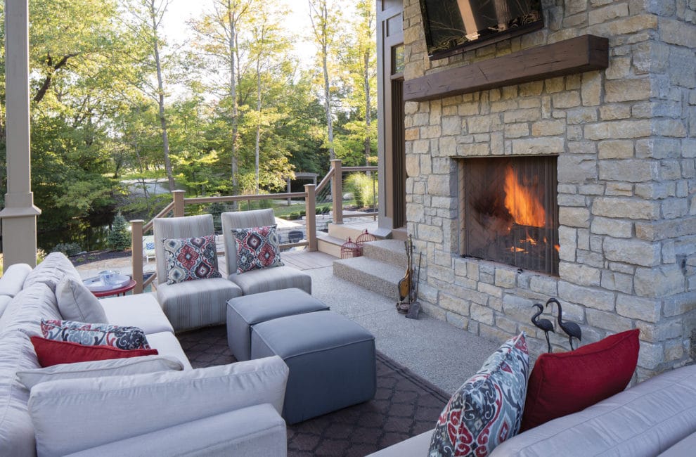 Outdoor fireplace