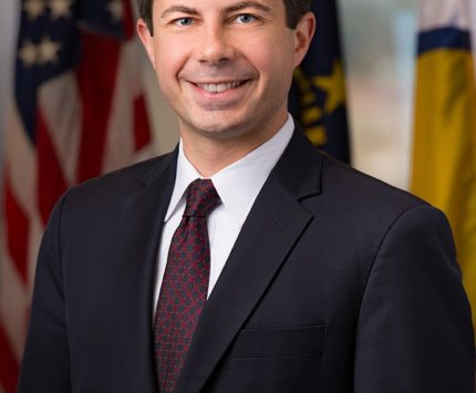 Pete_Buttigieg_Official_Portrait-web.jpg