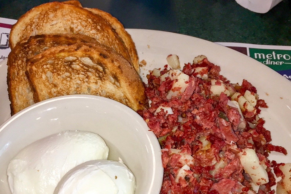 corned beef hash and toast from Metro Diner