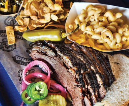 Half Liter BBQ spread with brisket and mac n' cheese