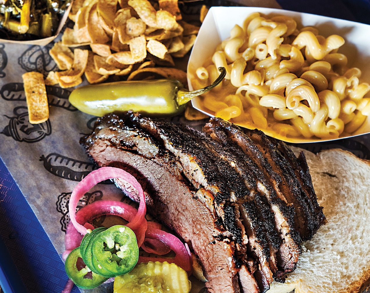 Half Liter BBQ spread with brisket and mac n' cheese